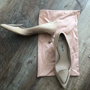 Miu Miu Calzature Donna Patent Leather Nude Kitten Pointed toe Heel Pump 37
